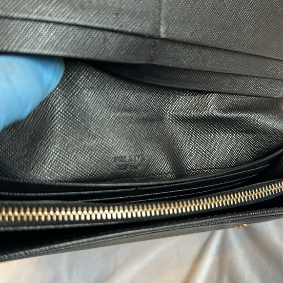 EUC Prada ribbon long saffiano black continental bow:Can use chain for crossbody - Picture 5 of 7